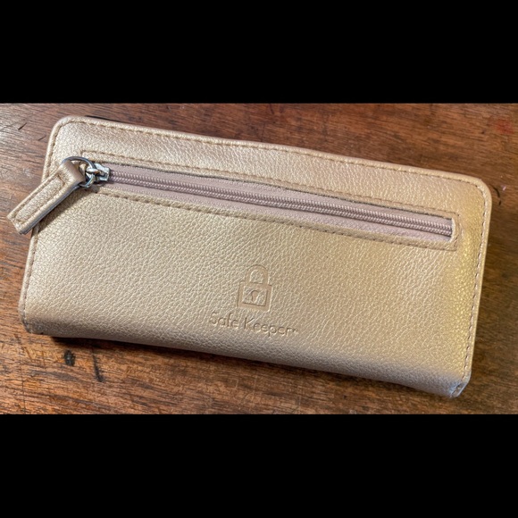Mundi Slim RFID Wallet in Champagne - Picture 2 of 5
